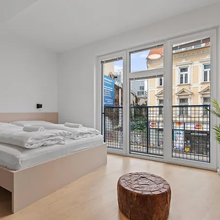 Lam Schon - Ac * 브라티슬라바